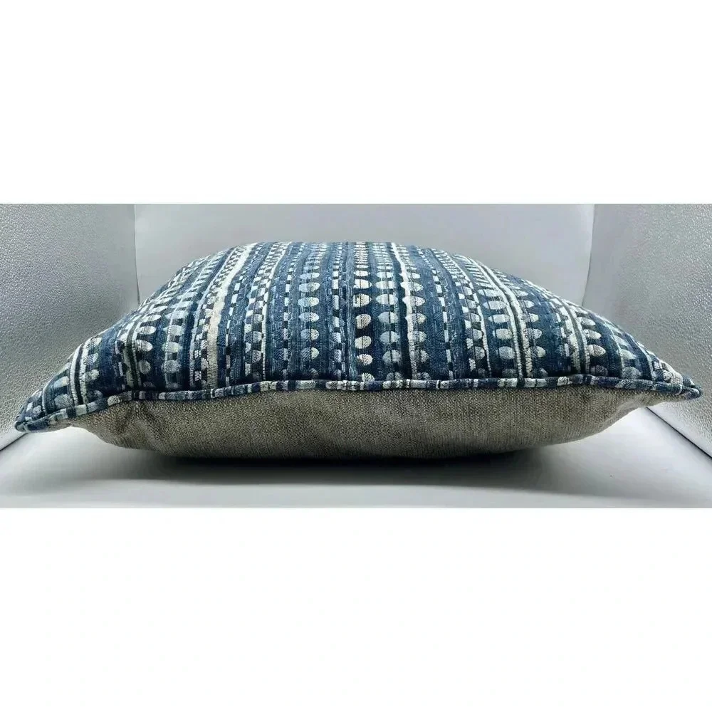 Textured Toss‎ Throw Pillow Elegant Shades of Blue & Gray 20 Inch x 20 Inch